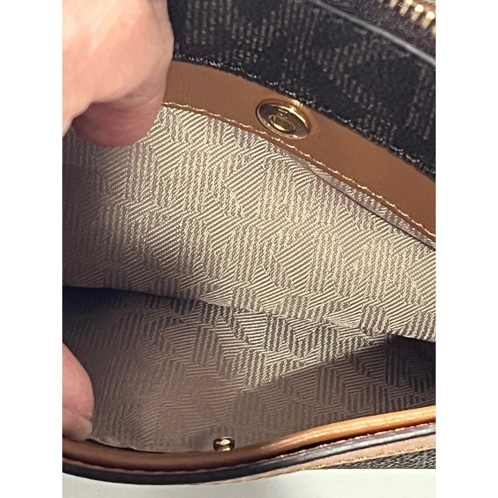 Michael Kors Jet Set Large East West Leather Wristlet Brown Logo Monogram Clutch